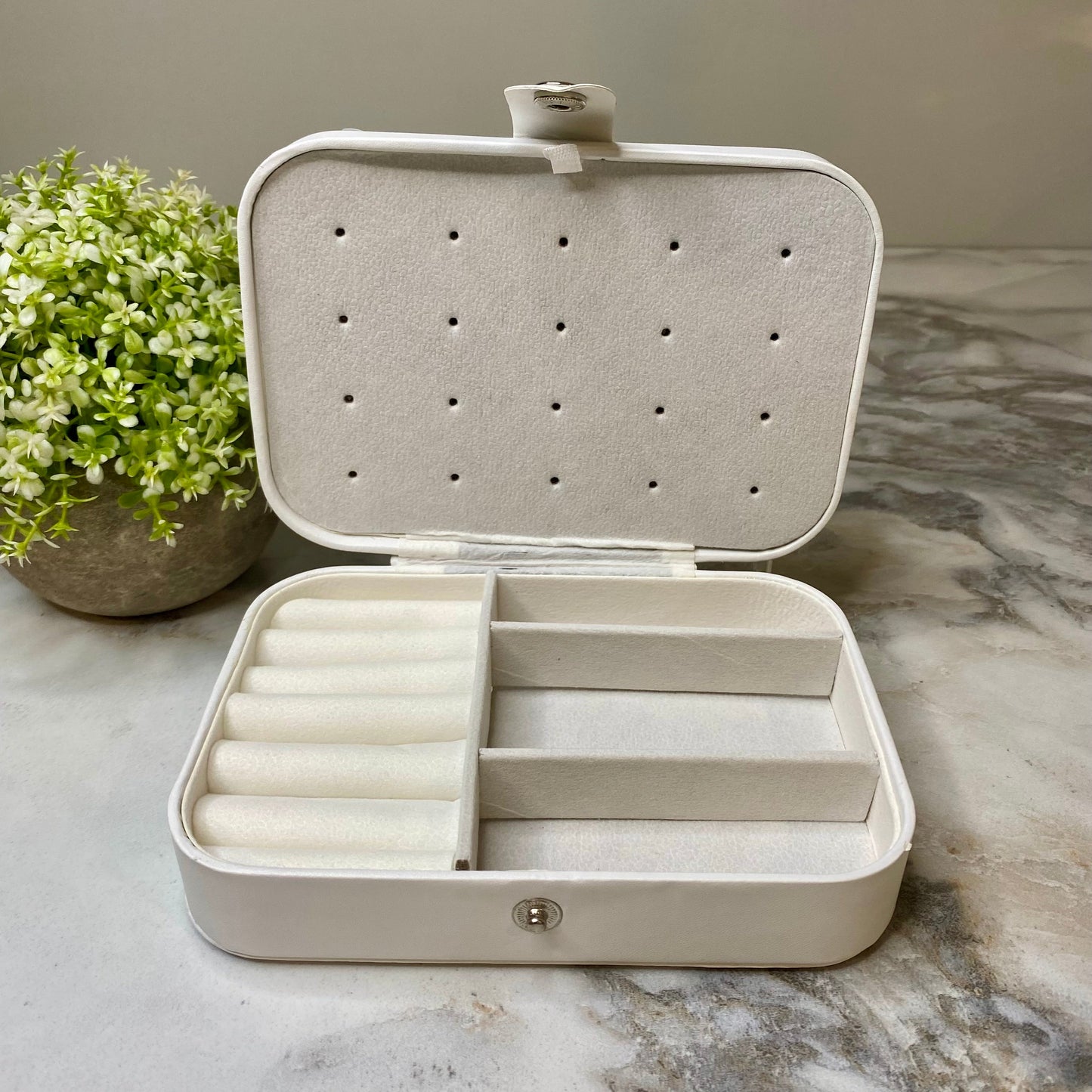 unique-id-8a03c8e3-725c-46a4-be98-1c17b902d32b