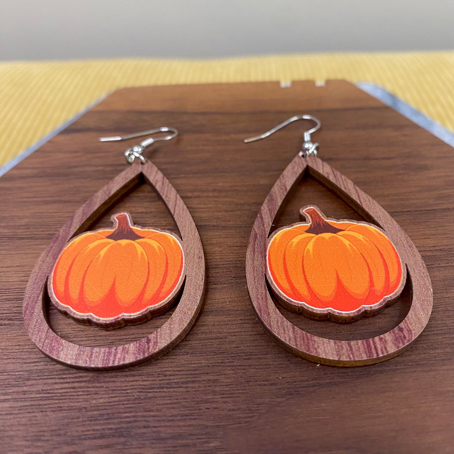 Wooden Teardrop Cutout - Fall - Pumpkin