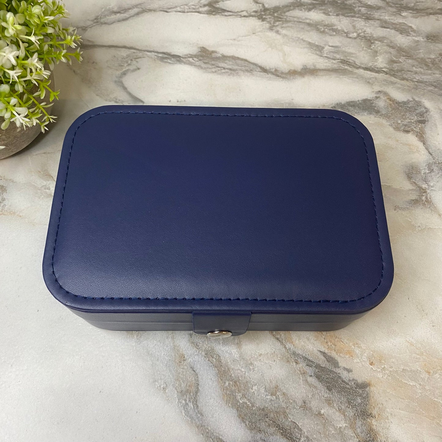 unique-id-d901b0fc-64da-40e8-8216-713f69913469