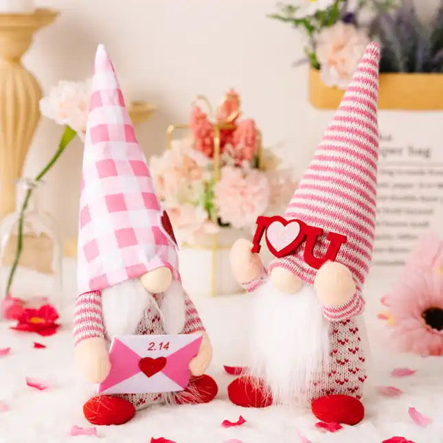 Gnome - Valentine #9 - I Heart U & Envelope - PREORDER 12/12-12/15