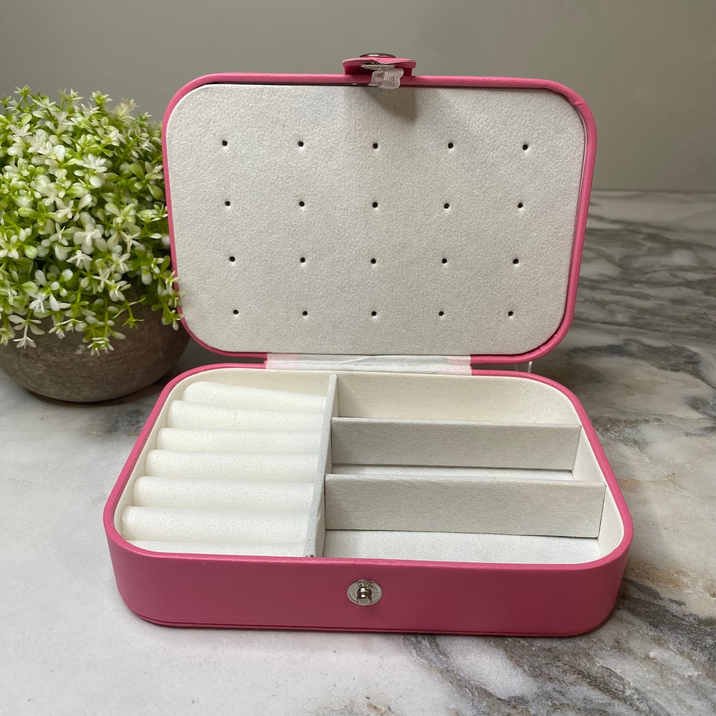 unique-id-e3dd725b-560c-4a40-921b-ed5431240f6b