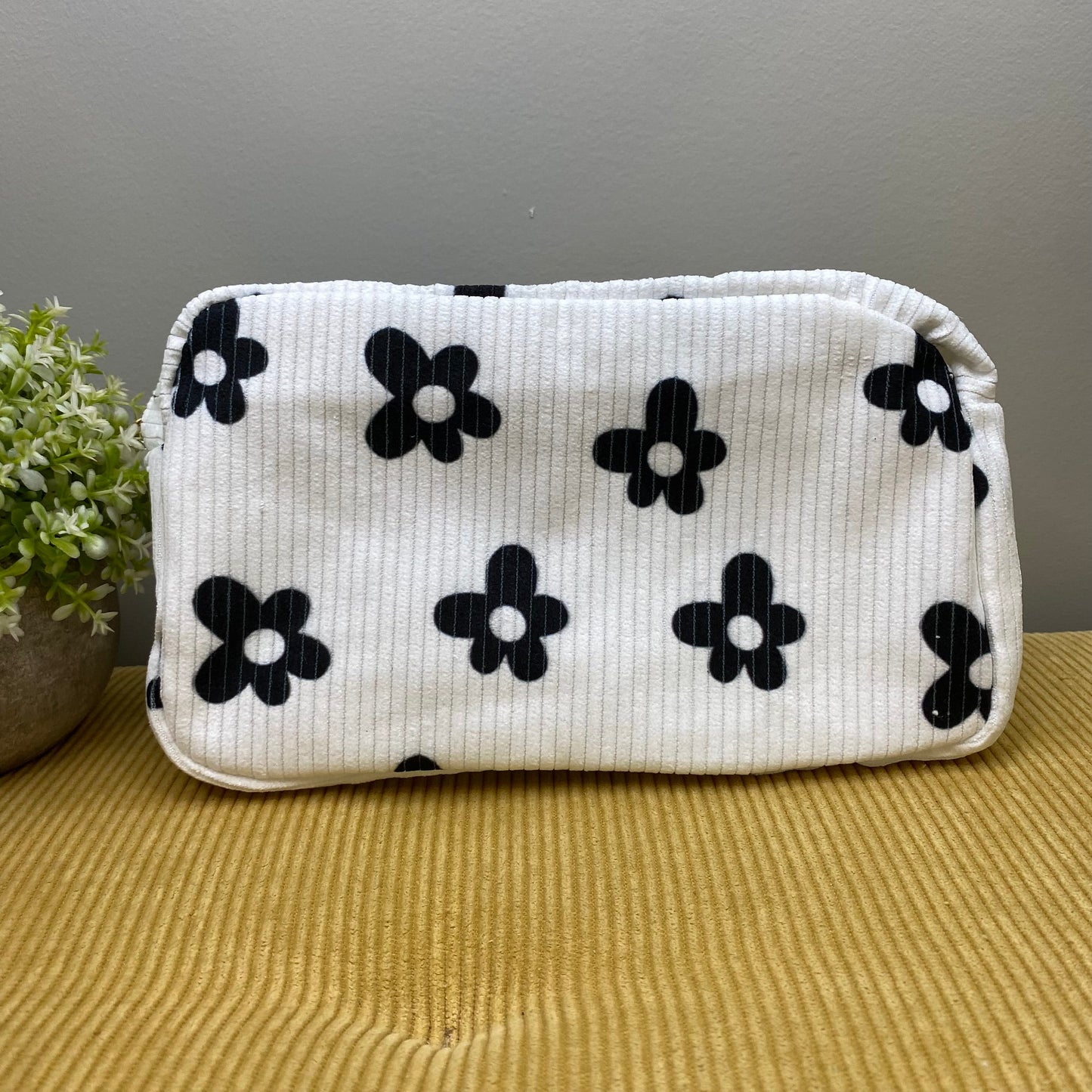 Pouch - Stand Up Rectangle Zip - Corduroy - Black & White Floral