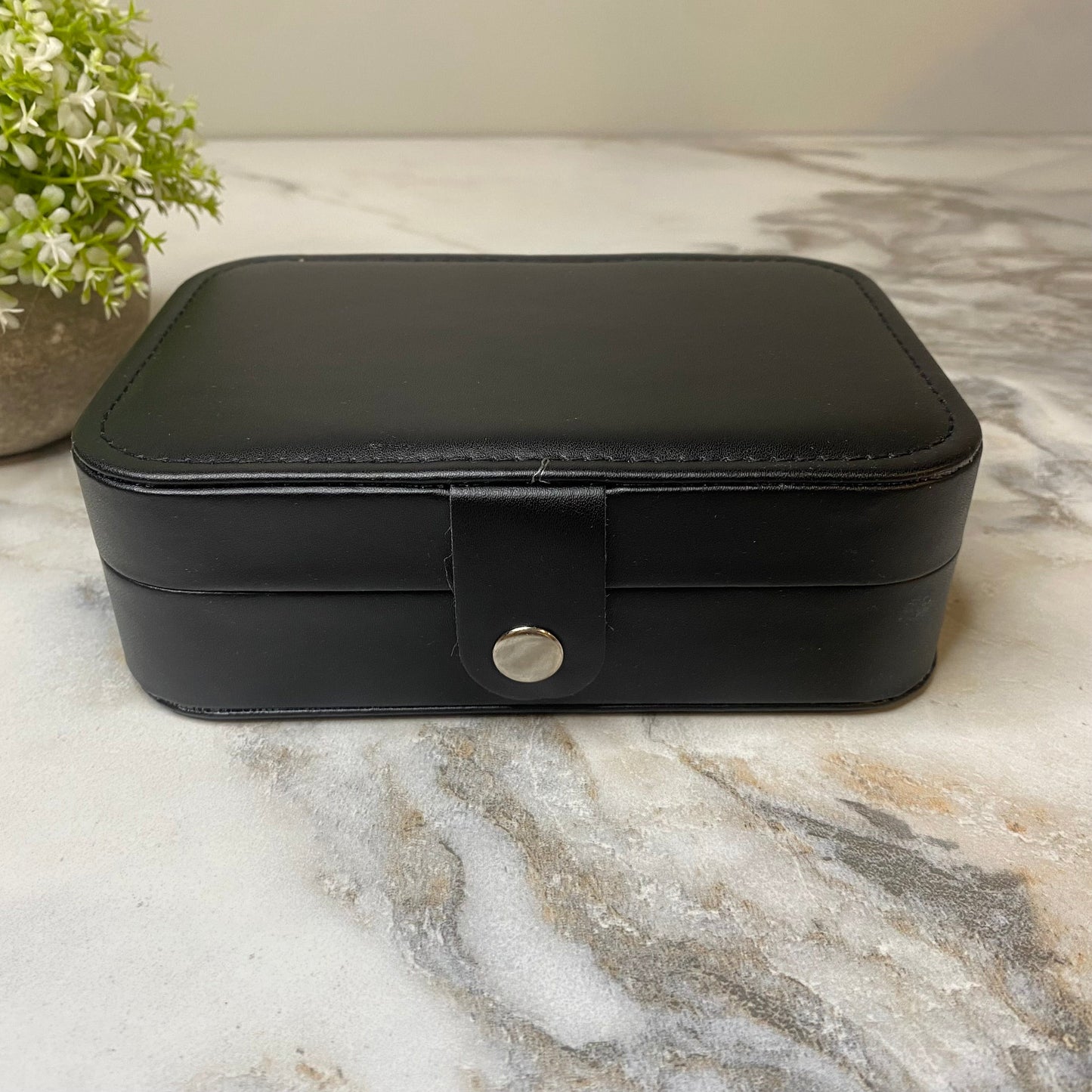 unique-id-eb91437d-7c52-4d1b-b77e-f2bdf9bfc6f7