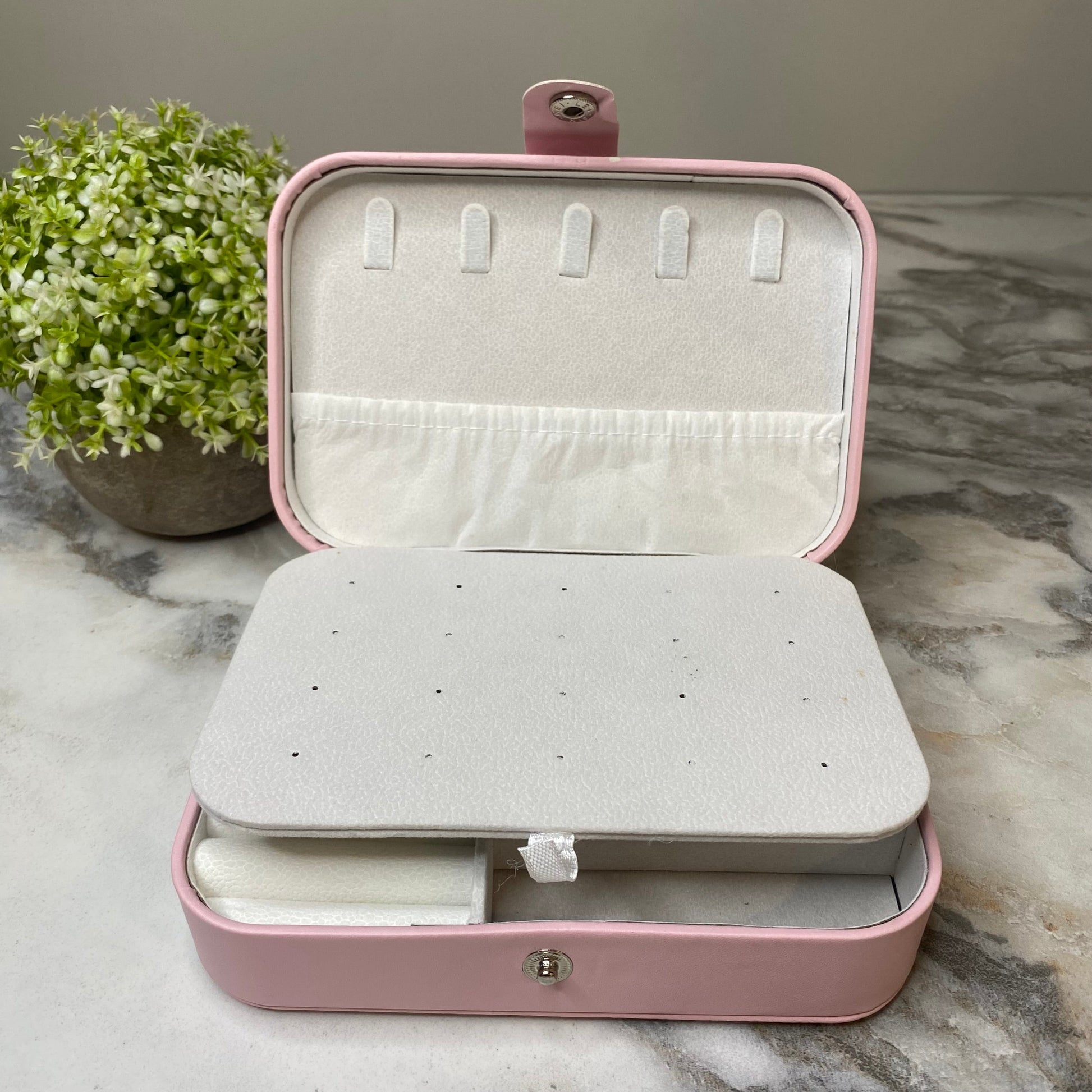 unique-id-805fd82d-b2e3-4a82-8d82-d8d35c525cca