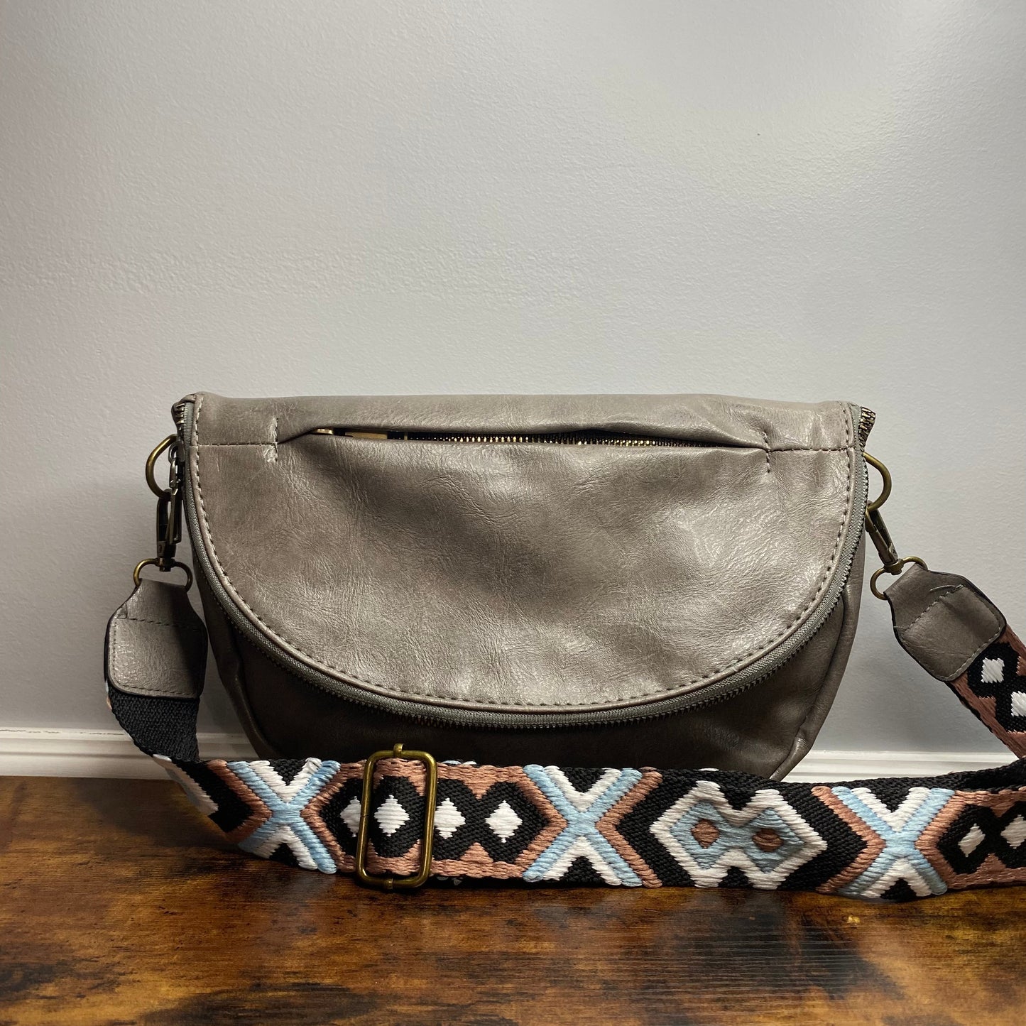 Mary - Crossbody & Chest Bag