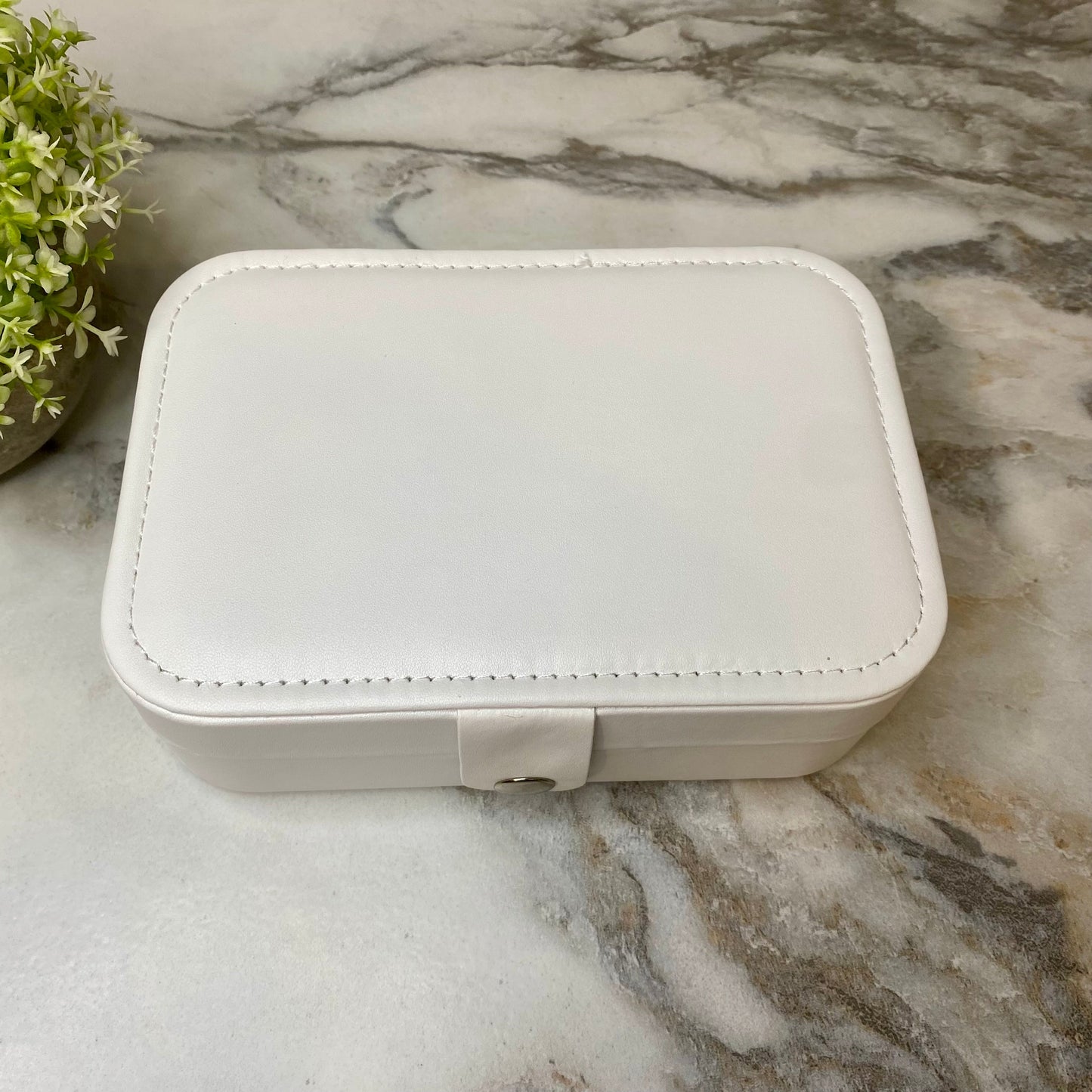 unique-id-0cbd2b15-d4e5-4d96-9a84-1563a4a1ffa9