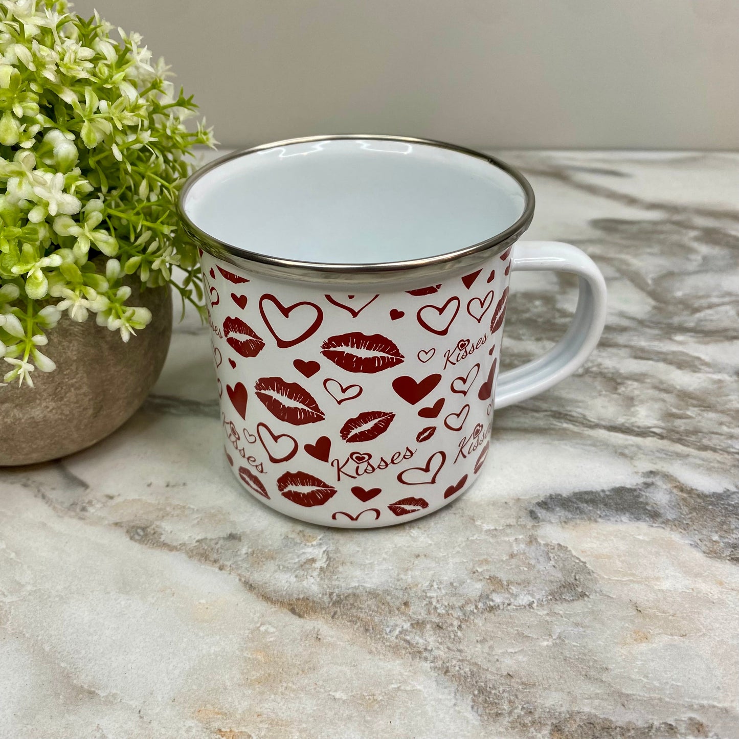 Mug - Valentine’s Day - Kisses on White