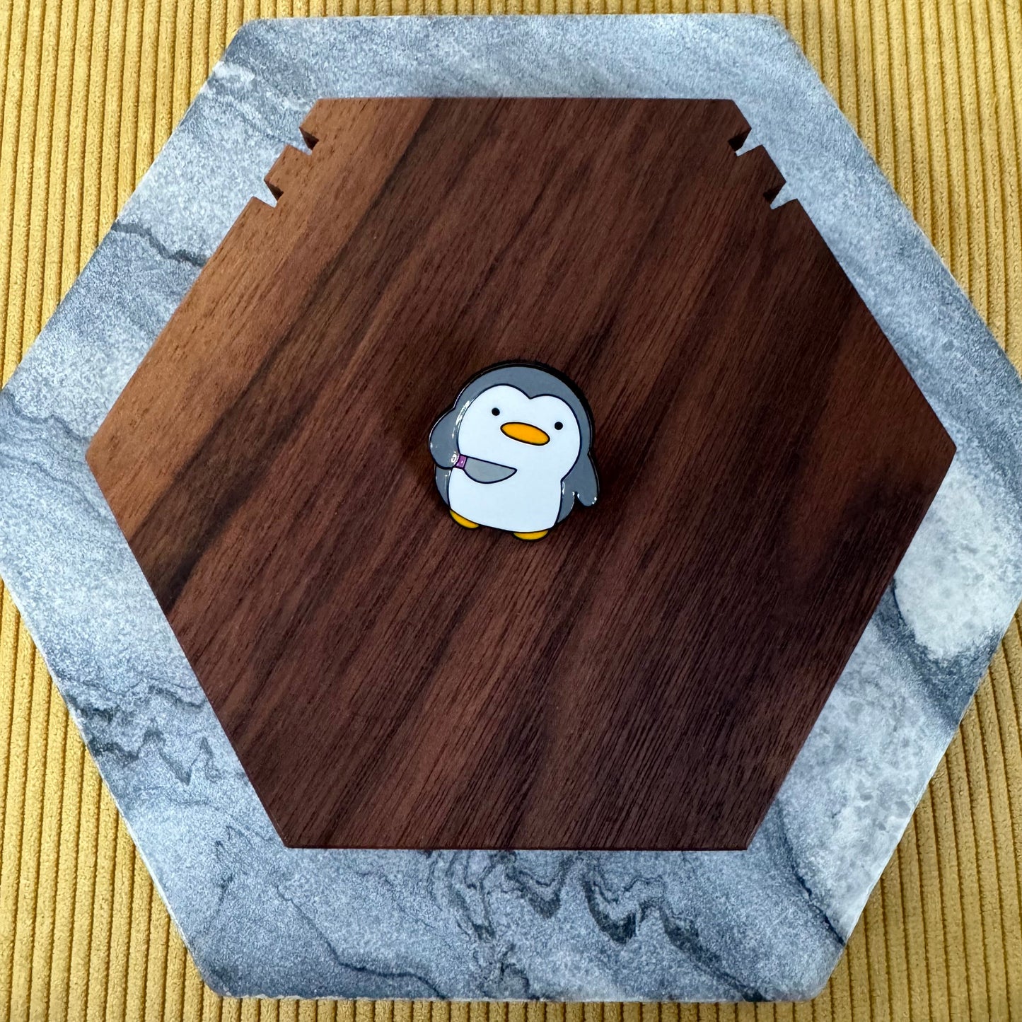 Pin - Penguin Knife