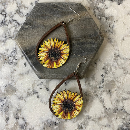 Wooden Teardrop Cutout - Sunflower